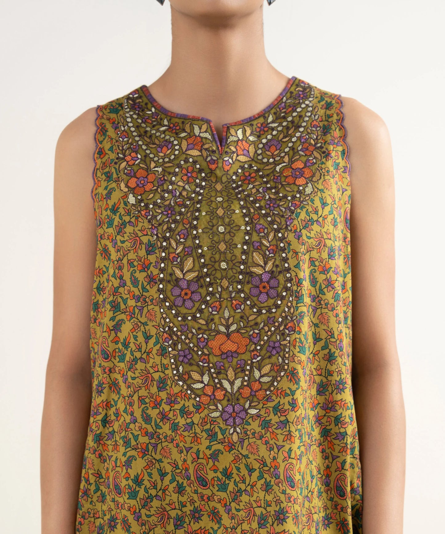 3 Piece - Embroidered Lawn Suit