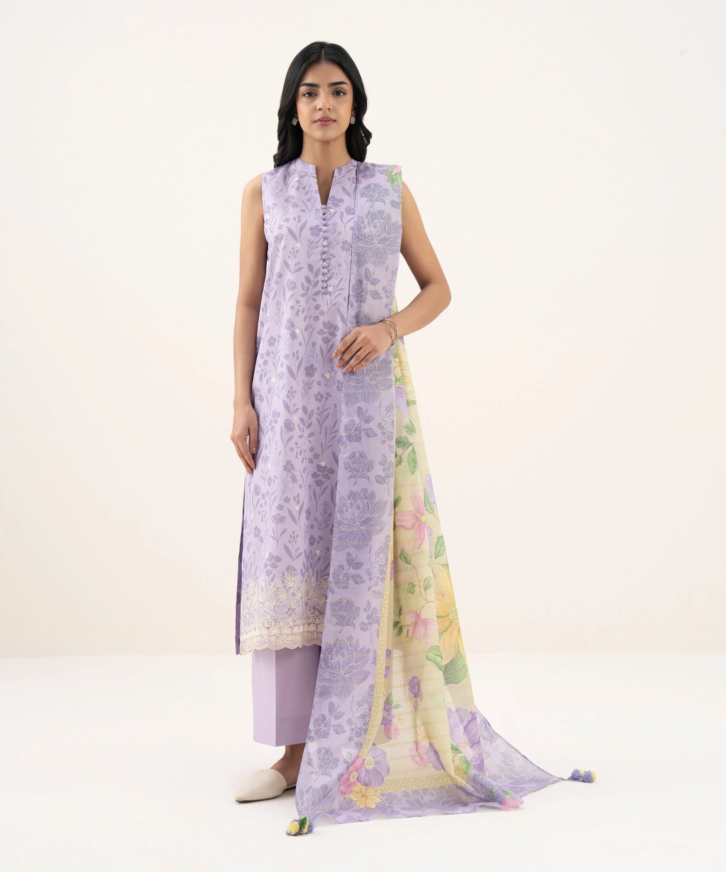 3 Piece - Embroidered Zari Lawn Suit